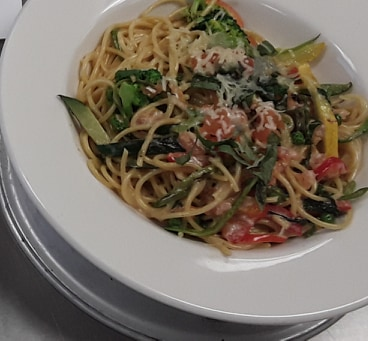 Sara79064255's tweet photo. Are you tired of eating the same thing during quarantine? Pasta is the way to go!Make it fancy and make Pasta Primevera.
#HOS2131 @RestaurantInt @GetCracking https://t.co/VROPC84nxL