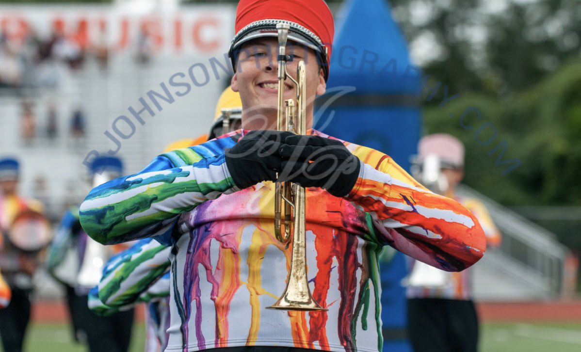 JonathanWShanks's tweet photo. My favorite memory is when I remembered to smile for a marching band picture #espiritweek @jeffcitystuco https://t.co/G2KGk8sWVH