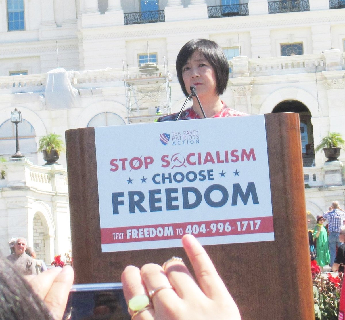 .In addition to seeking the overthrow of the Chinese government, Falun Gong and Zeng work with American far-right forces like the Tea Party Patriots to oppose rising progressive and socialist movement in the US. Here is Zeng speaking at a Sept 2019 rally organized by TPP in DC: