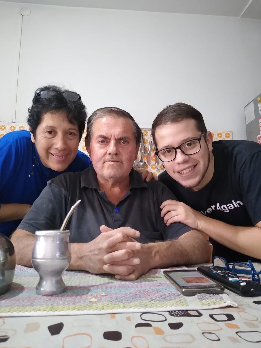 jonathan_n_g's tweet photo. Feliz día a mi viejo, Gabriel Garzón. Veterano de Guerra! @canal26noticias https://t.co/BYcrrV4QqY