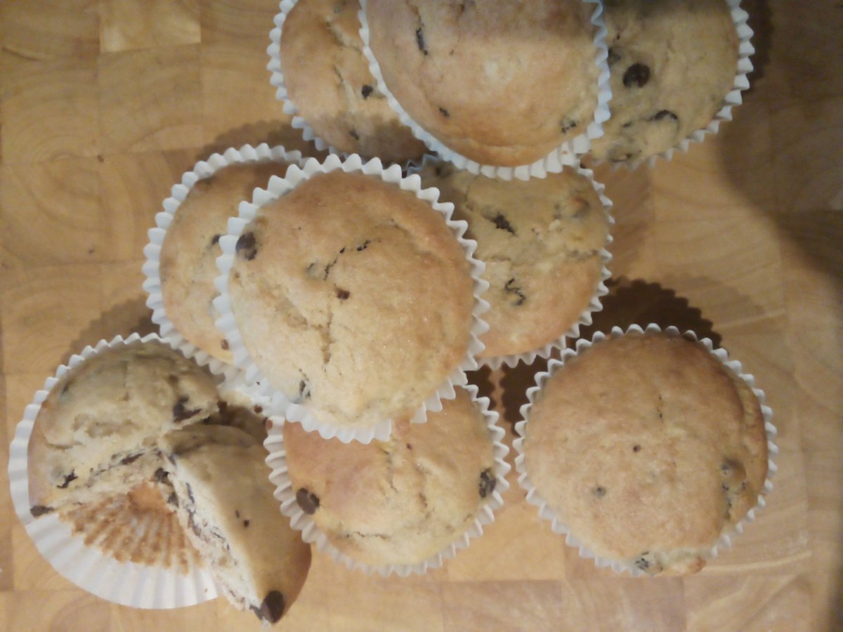 BostockToby's tweet photo. Today banana and chocolate chip muffins ....
All gluten-free and nut free 
@BHCS_TECH @mrssfletch 

#Homeschooling2020 
#bhcs 
#cakes
#muffins
#bannana 
#chocolatechip
#cooking
#Lockdown 
#COVID19 
#glutenfree
#nutfree
#Cupcake 
#homebaking 
#Basingstoke https://t.co/ljJjQ7Qodf