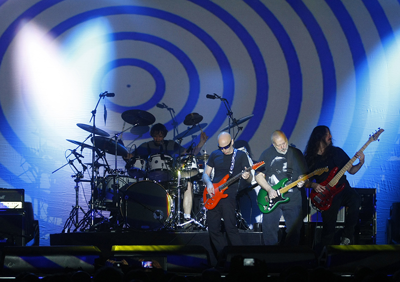 rstripod's tweet photo. Joe Satriani - Surfing with the Alien https://t.co/c0CJIIUFft https://t.co/GyO1i6rrd7