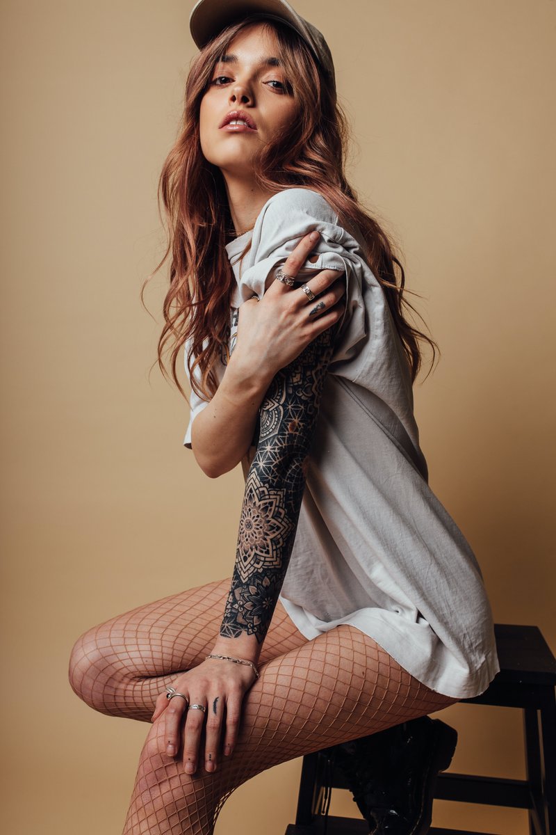 itsdaisydenham's tweet photo. Molly Owen 2018

Styled by Megan Ramsay
Makeup by Gaby Hunt https://t.co/YrcXObspLs