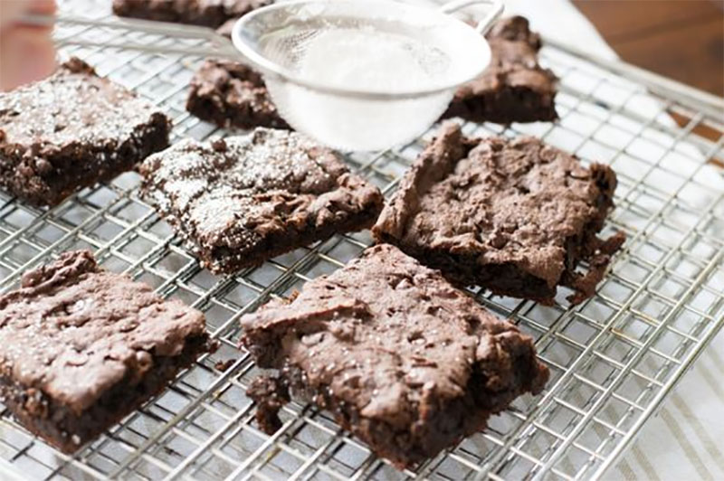 Chocolate Chip Black Bean + Sweet Potato Vegan Brownies - myvegan.menu/chocolate-chip… 🌱

Tag someone who would 😍 this!

#food #foodporn #yum #yummy #foodpic #vegan