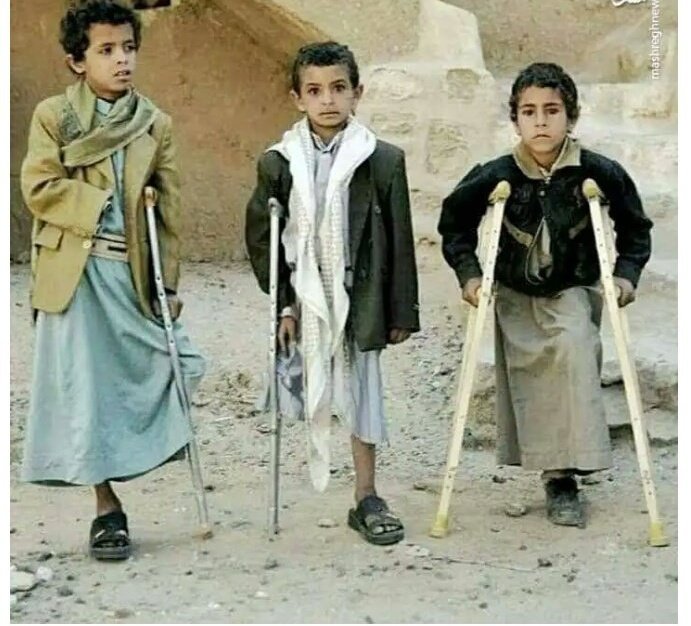 HiramSyeda's tweet photo. عجيب أمركم.. جياع فيكم طاقة السماوات، محاصرون تحت أهبّة الموت تضربون العظام ببعضها فـتحيا من جديد..

#كفى_حربا
#EnoughWar https://t.co/2b8jgFQZIb