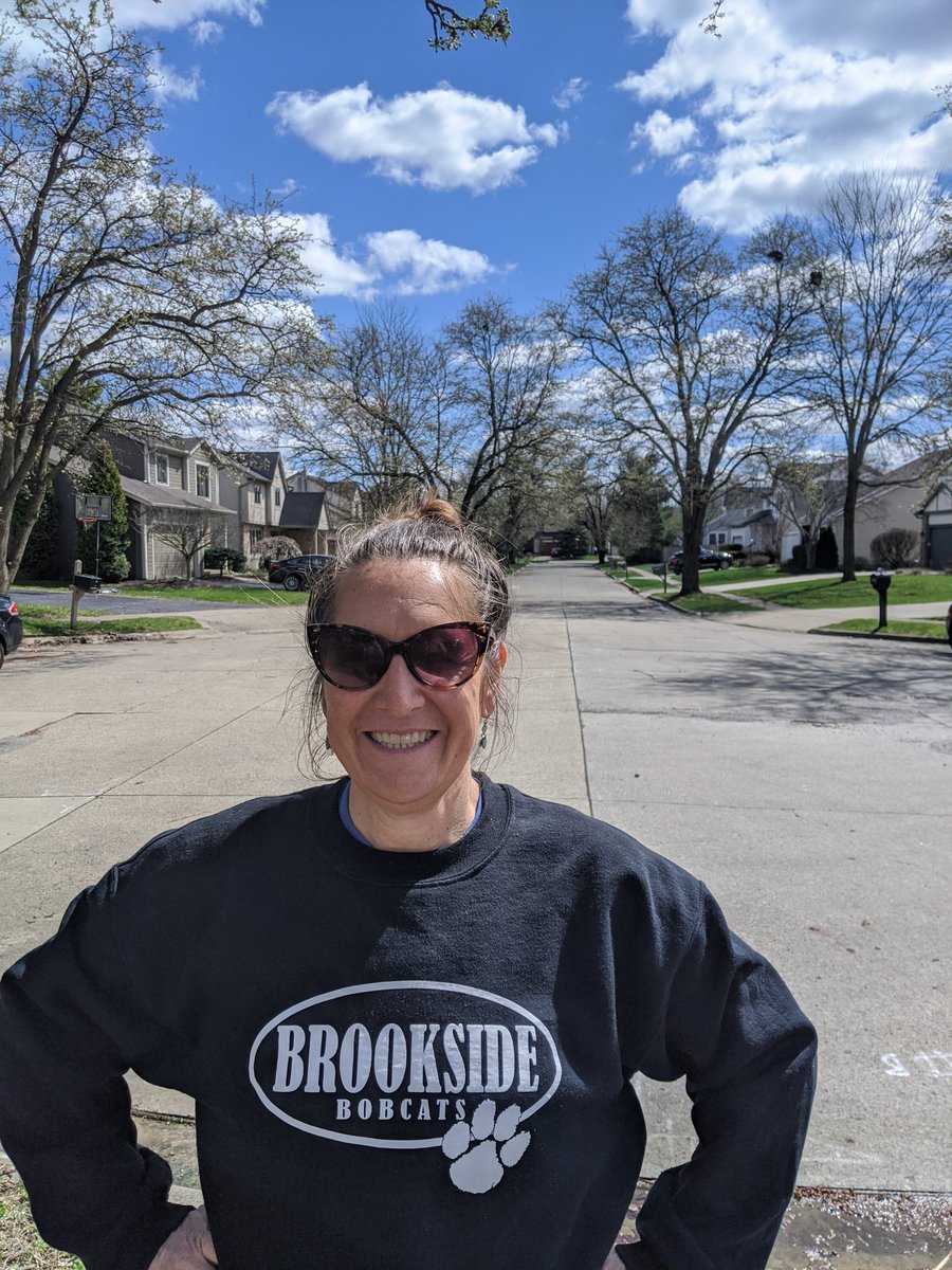 bsidefive's tweet photo. Show us your spirit fifth grade! #BrooksideSpirit #sunalwaysshines #itsworthit @BrooksideBcats1 https://t.co/7lk20z29IR