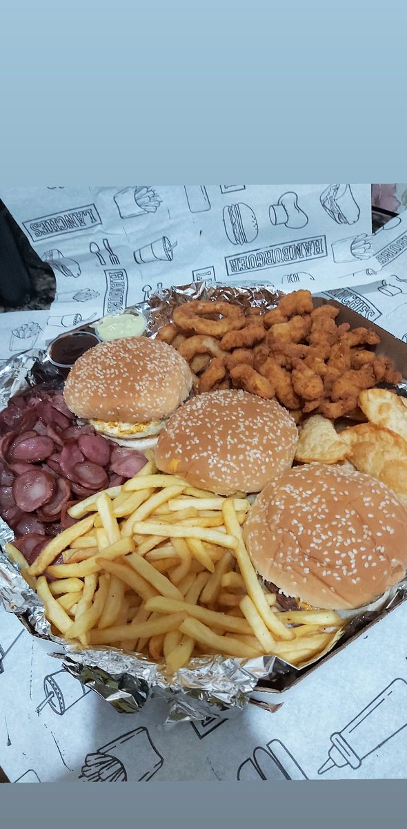 DosUniso's tweet photo. Gostoso? Vem comer de novo!
Atendimento a partir das 19:00
Zap 99060-9837
#tijuca
#formiga 
#universodoslanches https://t.co/LlJRgh9G0p