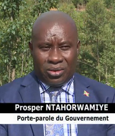  Communiqué du  @BurundiGov sur le  #coronavirus au  #Burundi:  Il n'y a pas de mesures différentes de celles déjà prises. S'il y en a, elles seront annoncées par les institutions appropriées. Évitez les rumeurs  Mise en garde des commerçants qui haussent les prix