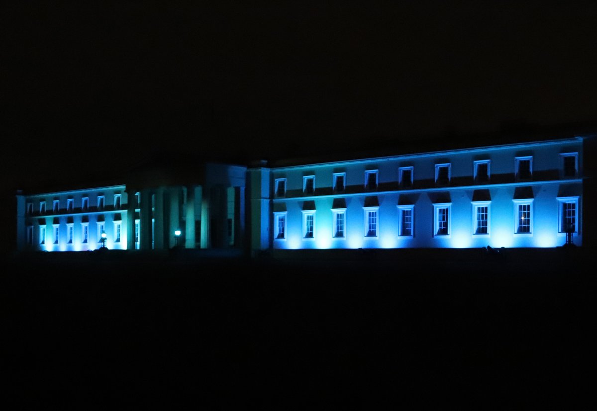 BritishArmy's tweet photo. The British Army supports everyone in the #NHS and all that you are doing for our country. To show our appreciation, the Royal Military Academy Sandhurst has been lit up in NHS Blue. @RMASandhurst salutes you. #ClapForOurCarers #StayHomeSaveLives #InThisTogether https://t.co/m0M0bvXdGA