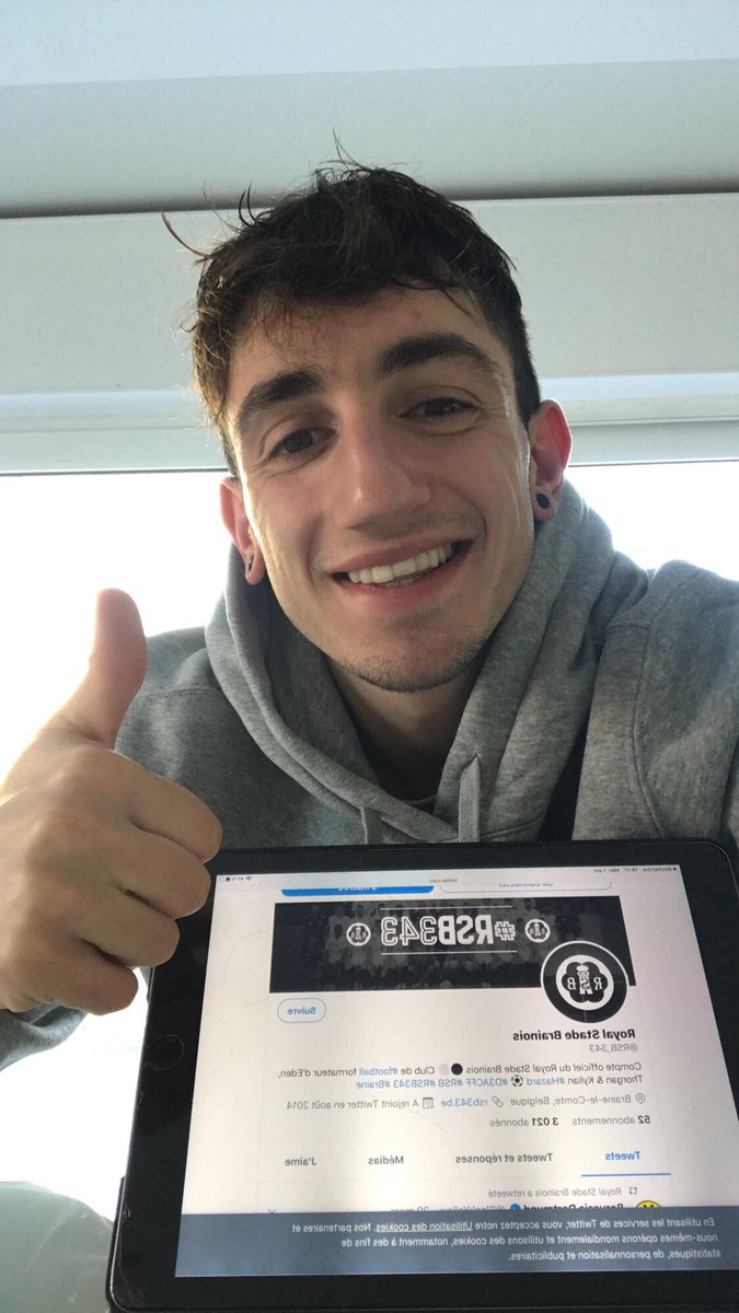 RUTB_BE's tweet photo. #MERCATO ✍️

⚪️ Antonio #Debole
👉 Flanc droit de 22 ans
⚡️ Passé par l'@ExcelMouscron et les @FrancsBorains, il arrive du #RAQM.
🤝 Bienvenue Antonio !

📷 Confinement respecté 😅

#RSB343 #onadesprojets https://t.co/WPosvGzZTh