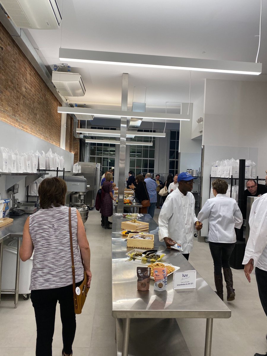 SolagesNY's tweet photo. Today, on #WorldAutismAwarenessDay, we celebrate the understanding and acceptance of people with autism. I am proud to support organizations like Luv Michaels that work to ensure persons with autism have opportunities for equal employment. #autismawareness #weseeyou https://t.co/e82H1QLmIw