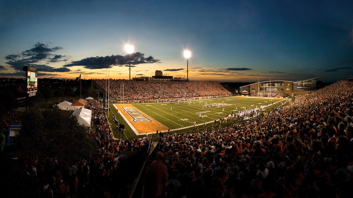Colelakatos2's tweet photo. Excited to announce my commitment to play football and further my academics at Bowling Green State University. Thank you to all that have supported me throughout this process @CoachLoefflerBG @BG_Football #gofalcons https://t.co/ntf6MJq2RN