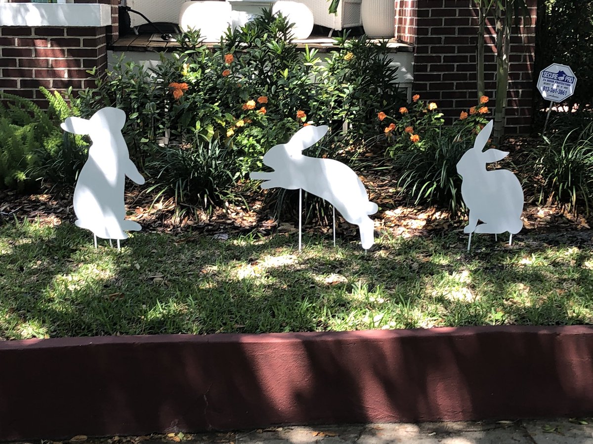 Even the Easter bunnies 🐰 know how to practice #SocialDistancing in <a href="/CityofTampa/">City of Tampa</a> #StaySafeAtHome