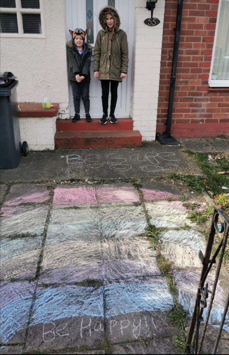 sargeemza1986's tweet photo. @watervilleps Kacie and geordie showing their support to the NHS and spreading words of positivity to the street. https://t.co/wXCHNYlNL7