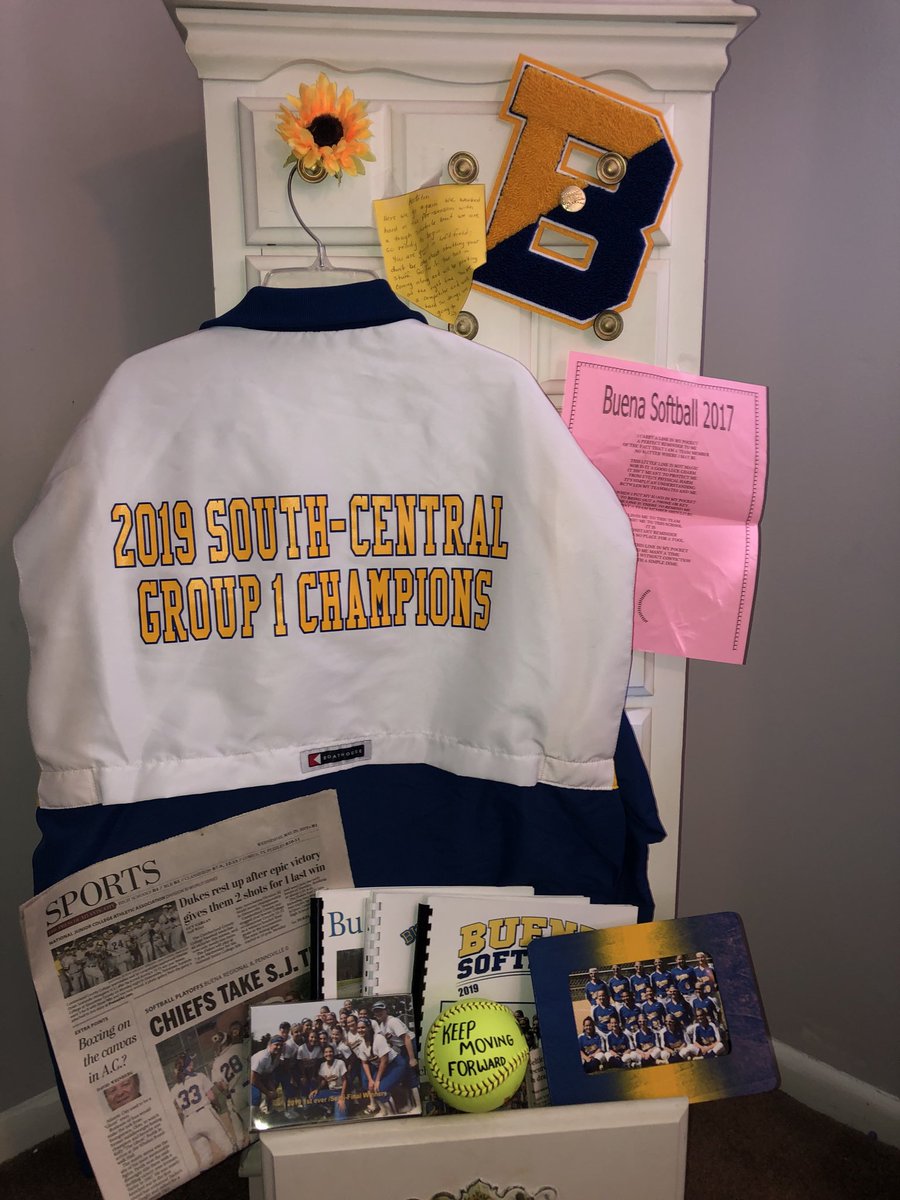 BRHSsoftball17's tweet image. Senior Kaitlin Egan is ready for “0pening day 20. #leftfield #captain #ourdesigner