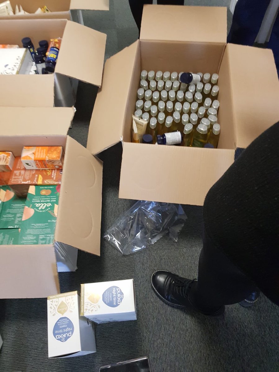Amazing donation from #hollandandbarret for staff <a href="/HullHospitals/">Hull University Teaching Hospitals NHS Trust</a>, to give them a much needed boost! The team will be delivering to wards and stocking up the drop in! #ItsOkNotToBeOk <a href="/SimonNearney09/">Simon Nearney</a> @terry_moran1 <a href="/leelou218/">Lucy Vere</a> @brookes254