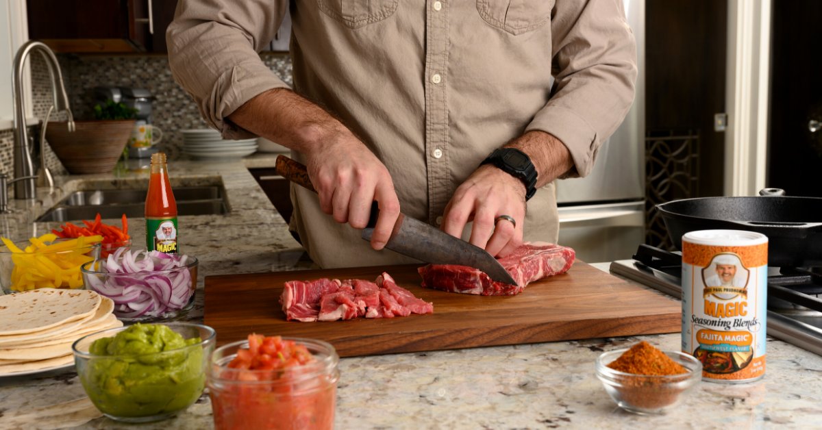 ChefPaul_Magic's tweet photo. Our blend of 15 varieties of chiles, herbs and spices has the power to turn your favorite dishes into a cultural experience.
Have fun with Fajita Magic® and try it on some of your favorites like chicken, beef and seafood! https://t.co/te1bAsdi3G
#MagicSeasoning #AddSomeMagic https://t.co/9aCS92goef