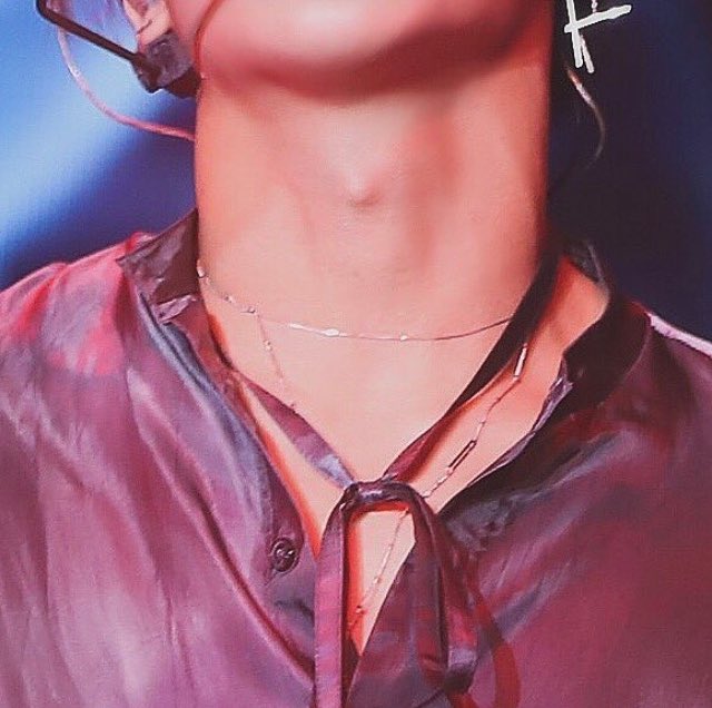 wooyoung’s beautiful neck ; a thread