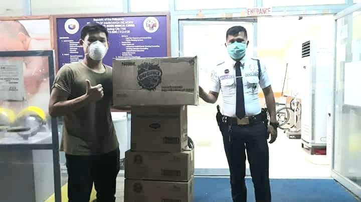 VictoryDipolog's tweet photo. Praise God! We were able to bless our frontliners and some of our neighbors who are severely affected by this pandemic.
We also want to extend our gratitude to the individuals and families who contributed to make this happen. God bless you! 
#GoodNews2020 https://t.co/1tZR92hmBM