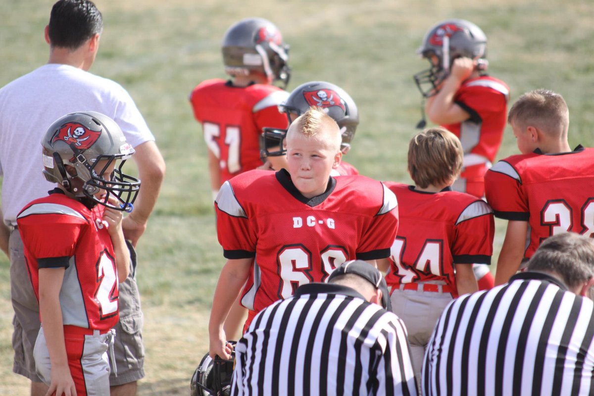 BlakeWilley2's tweet photo. A little #TBT @dcgfootball #DCGPride⚪️🔴 https://t.co/2ppfjx1KUi