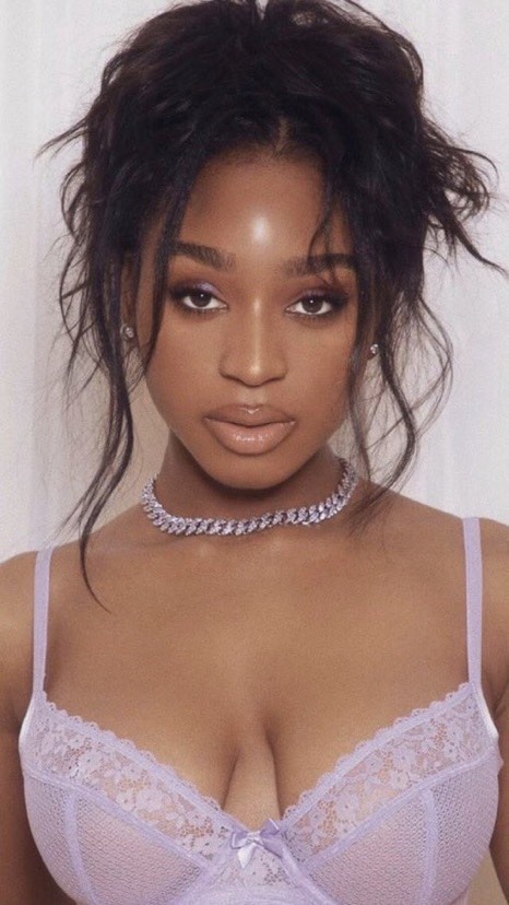 AboutGals tweet media