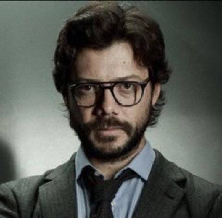 Olaz01's tweet photo. Who’s the best? 

 🔁for The Professor
 ❤️for Raymond Reddington

#MoneyHeist4 #LaCasaDePapel4 https://t.co/JiJhNJA6gx