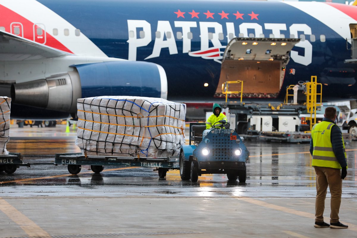 Charlie Baker On Twitter Tonight S Arrival Of A Major Shipment Of N95 Masks On The Patriots Plane Was A Significant Step In Our Work To Get Front Line Workers The Equipment They Need