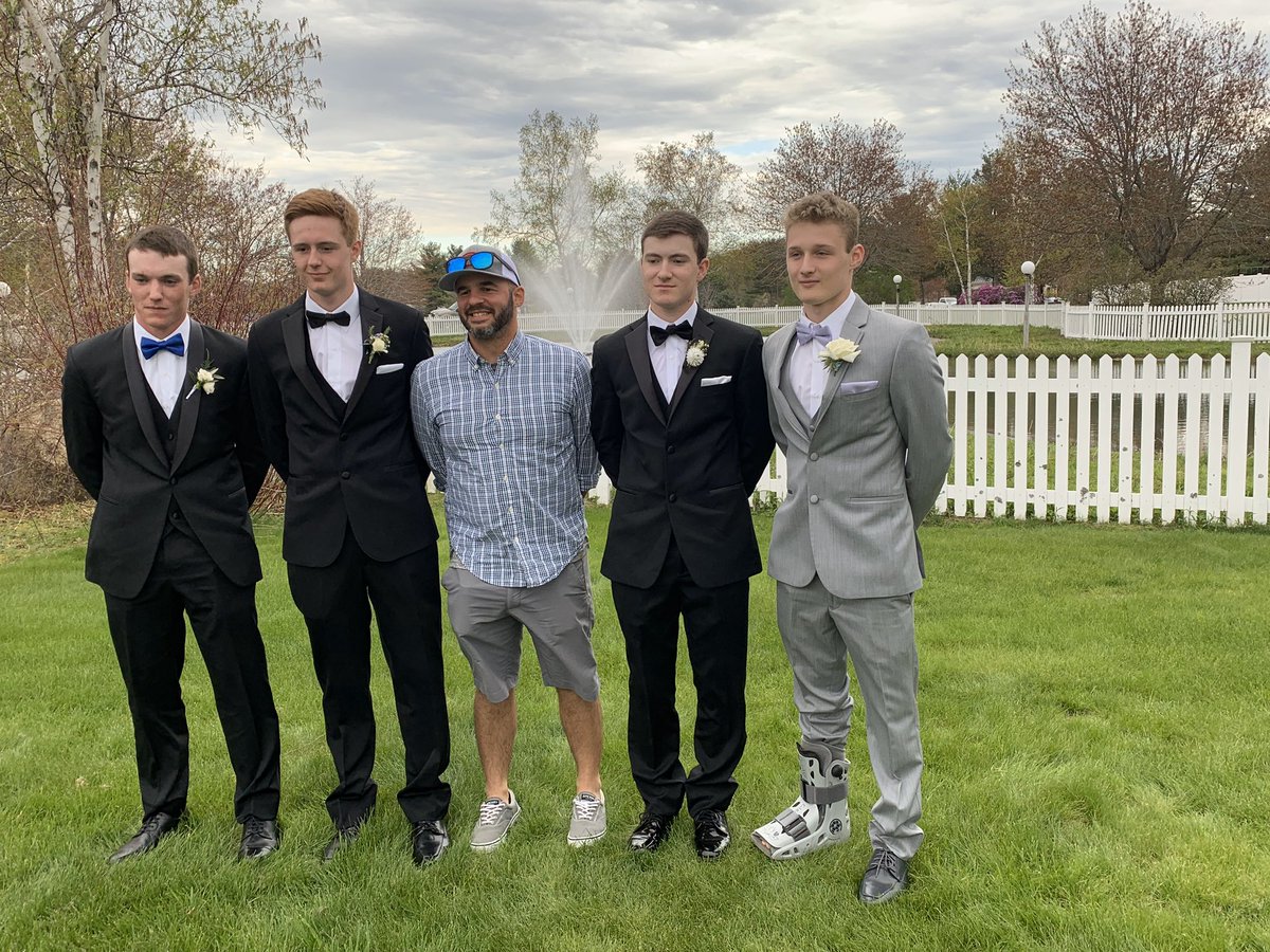 KHSbaseball7495's tweet photo. Challenge accepted from @PembrokeBBall to post 3 pictures coaching (missing it right now). Next up @_PHSBaseball_ @SanbornBaseball @HBHSBaseball https://t.co/sTCEU6Ebau