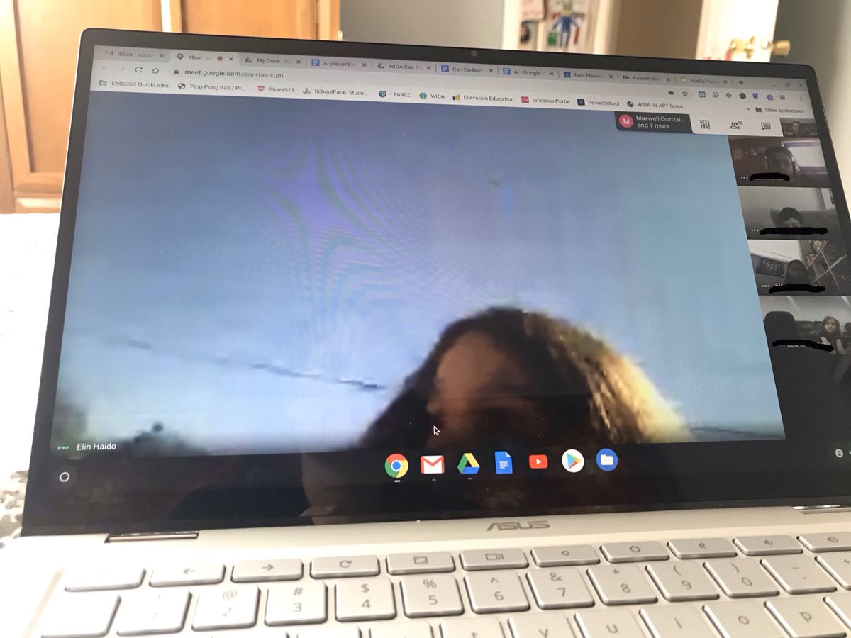 SCosta63's tweet photo. Loved seeing all the smiling faces! We even went on a virtual field trip. A student stepped outside and showed us Melzer! @MrsCDouglass @MelzerMLions https://t.co/WiJ4x9BABv