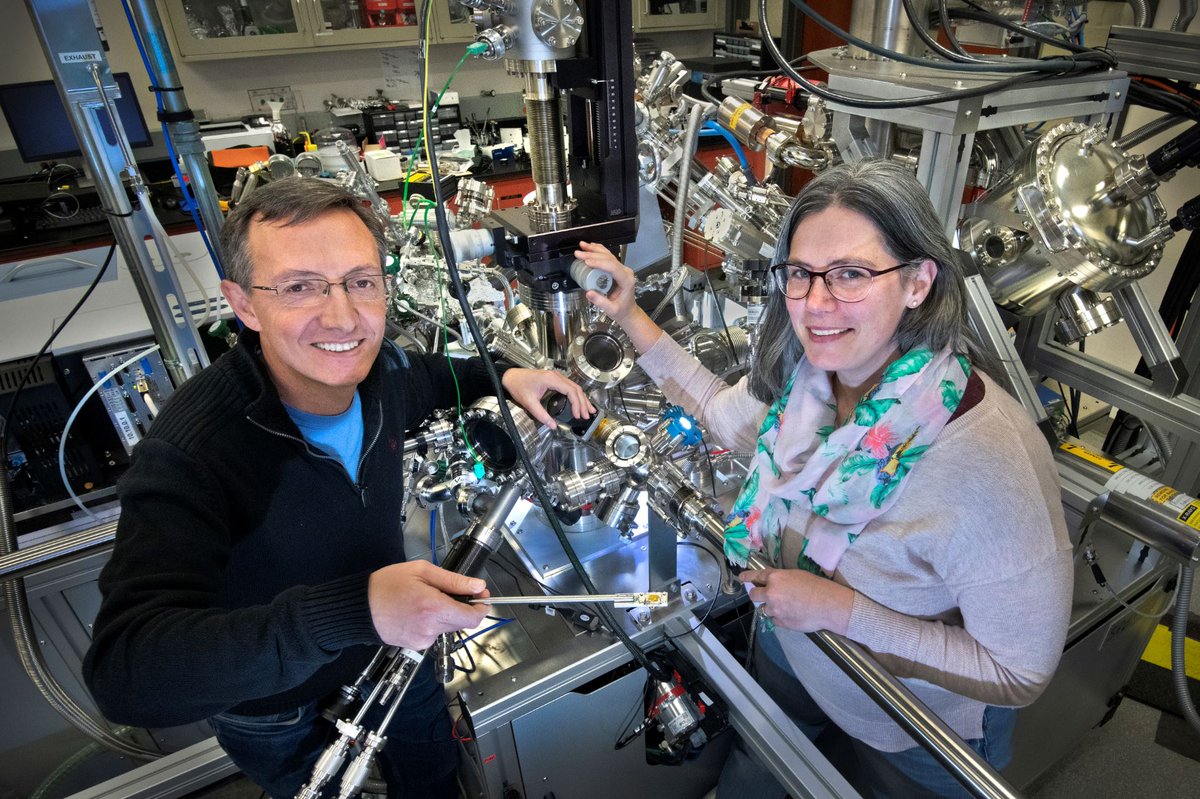 VacuumVolume's tweet photo. Atomic Defect Lines Suppress Deactivation of Iron Oxide Catalysts https://t.co/mp8pThXvTQ #VacuumVolume #BrookhavenLab #materialsscience #materialsresearch #nanomaterials #spectroscopy #STM #xrayspectroscopy #surfacescience #microscopy #vacuumtech #vacuumscience #vacuumchamber https://t.co/RMOrILgfuj