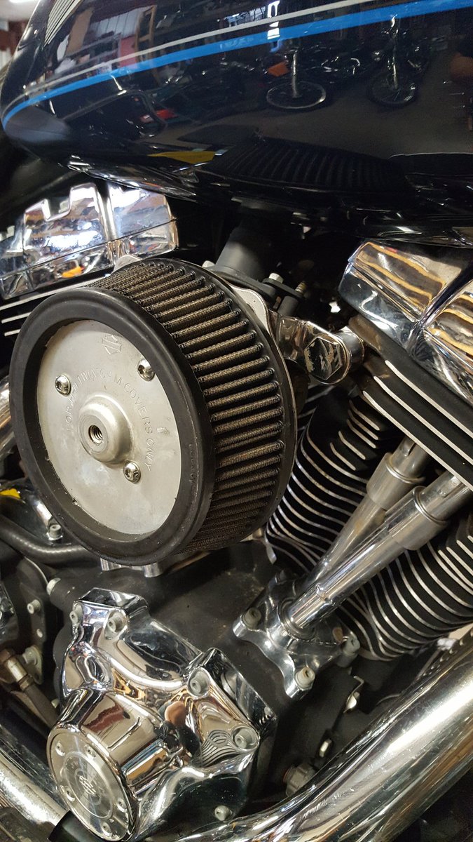 LubbockCustom's tweet photo. We finished up Steves 2003 Road King w new front and rear @ridedunlop tires, a full service and new rear brake pads. Ready to roll #workinghard #wrenching #harley #harleydavidson #bagger #roadking #motorcycle #posttx #lubbock #midland #makingthembetter #lubbockcustommotorcycles https://t.co/qLWKw6McOk