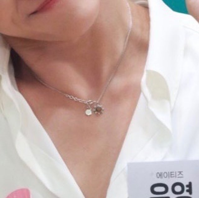 wooyoung’s beautiful neck ; a thread
