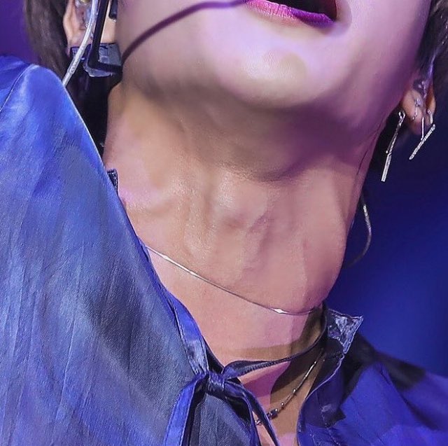 wooyoung’s beautiful neck ; a thread