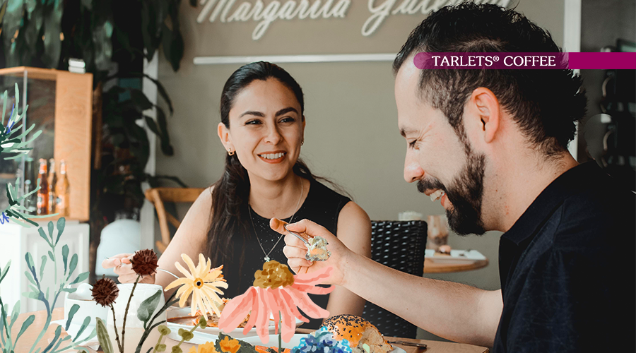 Un #FelizSábado se obtiene compartiendo momentos con #TarletsCoffee. 🥤🥮 

#Ensaladas #Dessert #Dulce #Postre #Bebidas #SodaItaliana