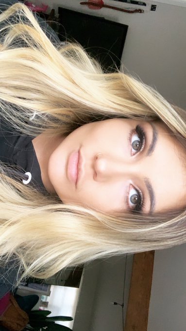 You can’t tell from this picture but I’m slowly loosing my sanity ? https://t.co/VAnkCM836I