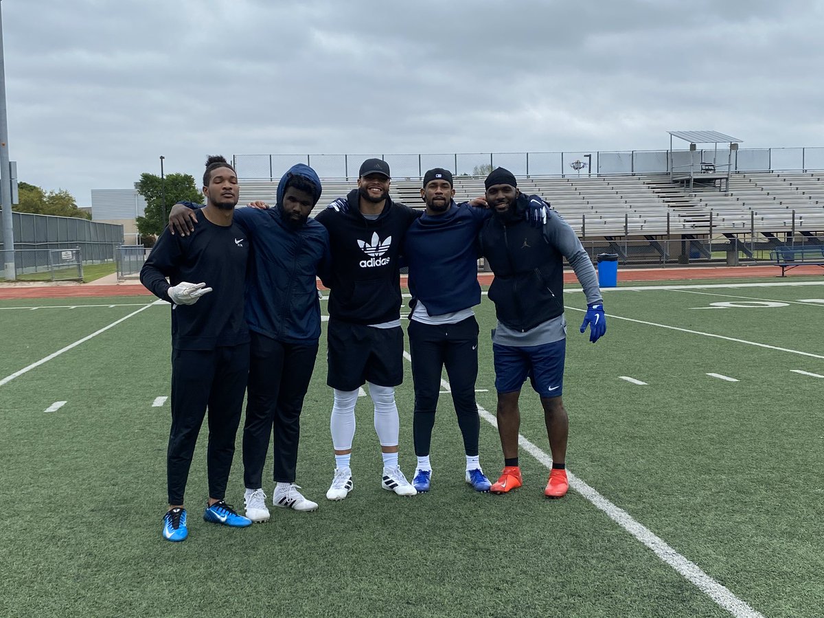 DezBryant's tweet photo. @dak lance Fred .. we got great work in today https://t.co/JUIgLbjicI