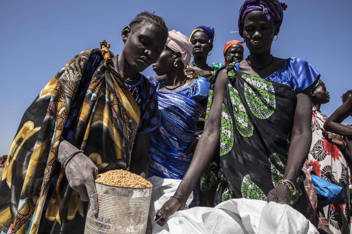 Le #Coronavirus fait craindre le pire au #Sahel où ''+ de 5 millions de personnes seront confrontées à une grave insécurité alimentaire'' prévient le <a href="/WFP_FR/">PAM (WFP in French)</a>.  
"C'est une crise qui s'ajoute à une autre, et la situation pourrait devenir incontrôlable" #PAM  #Mali #BurkinaFaso