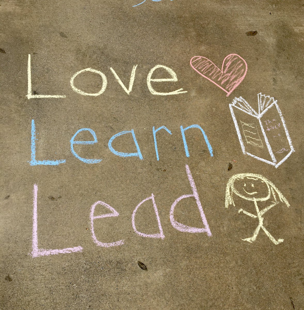 GabeDisser's tweet photo. Chalk your walk Thursday.
Mccallprimary1 #happiestschoolincobb https://t.co/uypetwyJkp