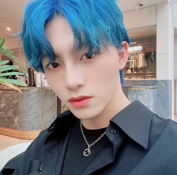 offthecuff_py's tweet image. [📸]01.04.20
•
Actualización de Leo en Instagram❣
-
Leo muestra su cabello recién teñido y recomienda al peluquero que lo hizo por él, es @ / the_second_lee_seon en instagram. 💕
•
#OTC #OFFTHECUFFPY #OTCPY #OFFTHECUFF #LEOKANG