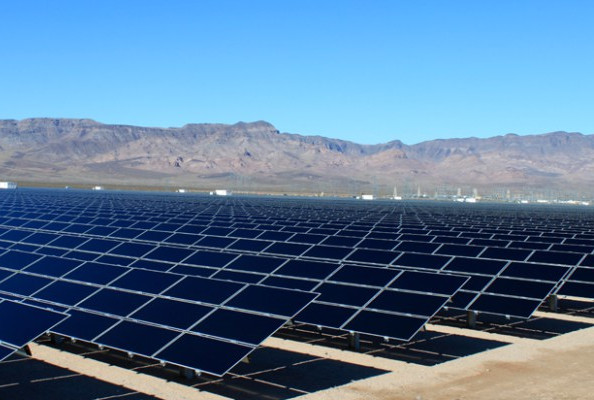 SuriaEnergy's tweet photo. Las energías renovables proveen mas del 12% de producción eléctrica durante el aislamiento. La solar alcanzo casi el 19% del total.  Fuente: Econojournal https://t.co/UBMZGJwYy9 #EnergiasRenovables #EnergiaSolar #GeneracionDistribuida https://t.co/sTFqMjd3VB