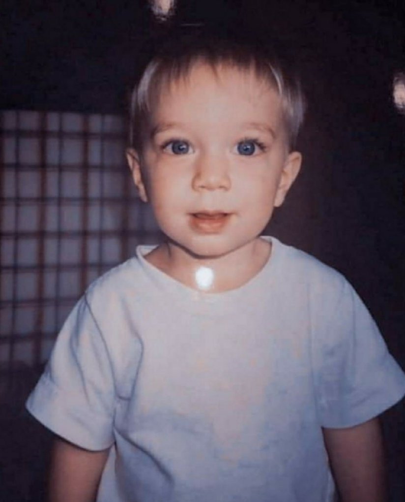girlnube's tweet photo. Happy birthday to the person I love the most, 21 years of so much happiness.

 #HappyBirthdayDaniel  #SelfieForDaniel https://t.co/ECWmHnXj5E