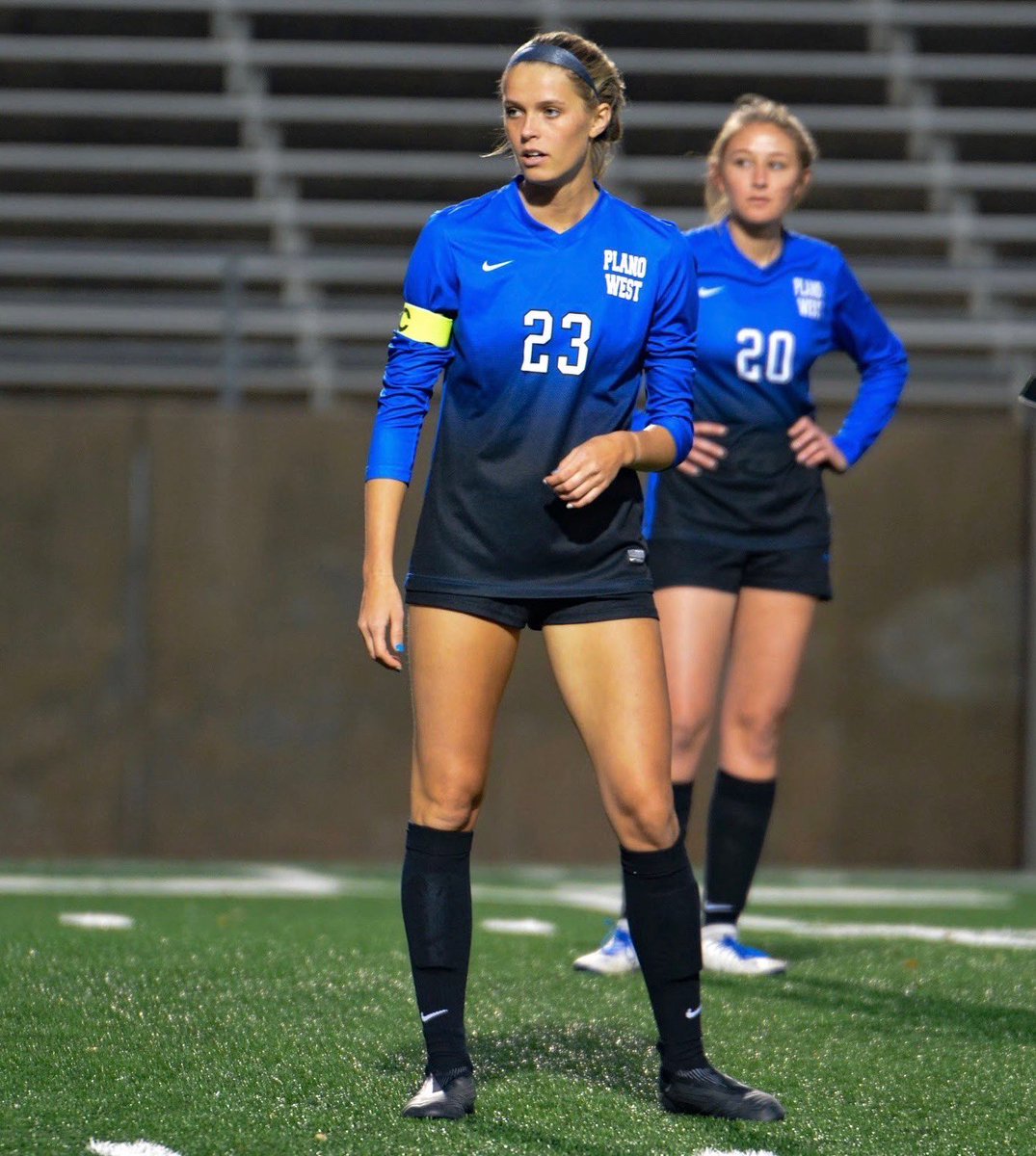 PWLWsoccer's tweet photo. @ellielemaster favorite memory is beating Sachse in PKs in playoffs her Junior Year!👊⚽️ Congratulations Ellie!!🎉🎊🎓💙We are so excited for you &amp; know there are big things in your future!🙌🥰🤩👊#BoomerSooner #UniversityOfOklahoma ❤️🎓 https://t.co/AL87L4JhTj