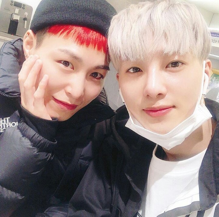 offthecuff_py's tweet image. [📸]01.04.20
•
Actualización de @OTC_official_jp en Instagram❣
-
&quot;Tenemos nuevos 💈Y es tan triste que no podemos conocerlos ahora 😷 por favor, ¡manténgase saludable y feliz!&quot;
•
#OTC #OFFTHECUFF #OTCPY #OFFTHECUFFPY #PETER #ROWOON