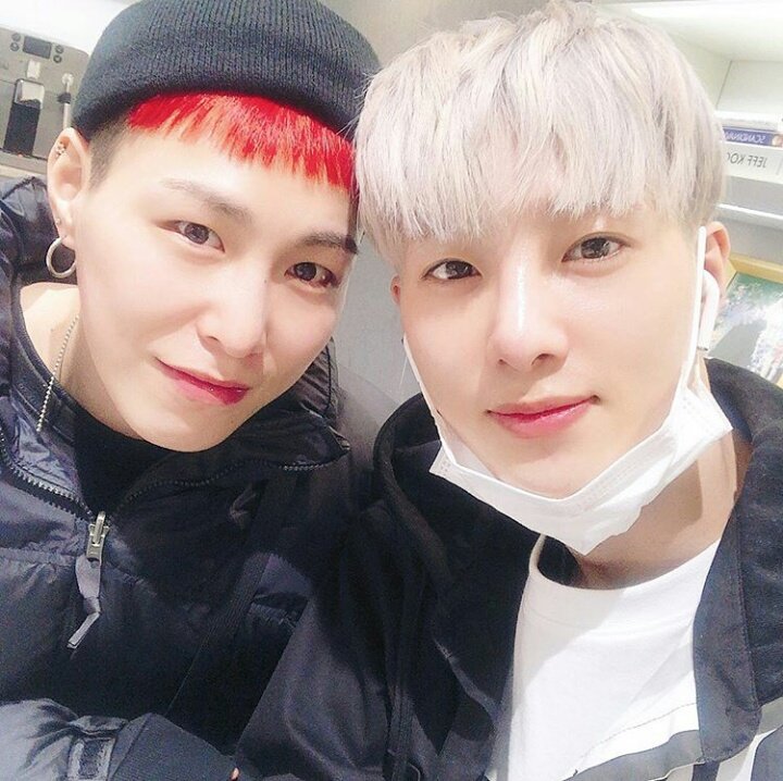 offthecuff_py's tweet image. [📸]01.04.20
•
Actualización de @OTC_official_jp en Instagram❣
-
&quot;Tenemos nuevos 💈Y es tan triste que no podemos conocerlos ahora 😷 por favor, ¡manténgase saludable y feliz!&quot;
•
#OTC #OFFTHECUFF #OTCPY #OFFTHECUFFPY #PETER #ROWOON