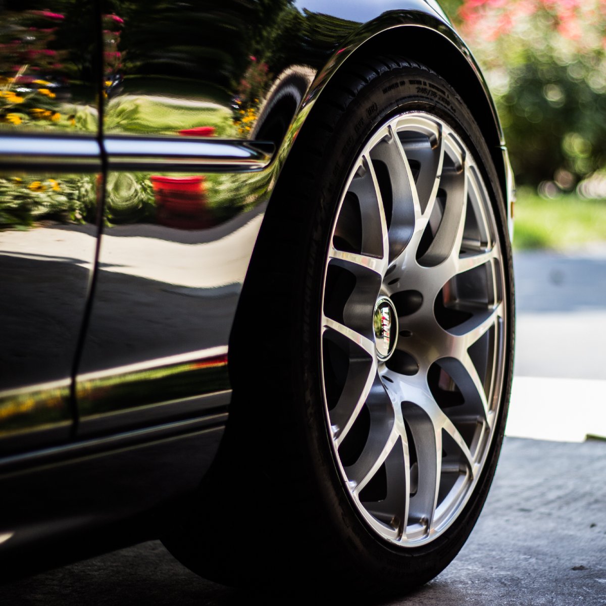 ClintonAutoBody's tweet photo. What are some tips you have for keeping your car clean? https://t.co/k2e4mUur3x