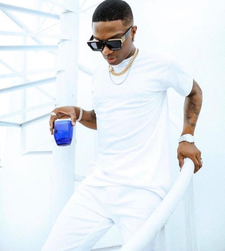 MKO_Abiola10's tweet photo. Never let the small talk!!!Biggest congratulations to @wizkidayo 🏆👑 #BIGTIMEFORWARD #TECNOxWizkid to the 🌎🌎🌎 https://t.co/54Hc8L5Tlk