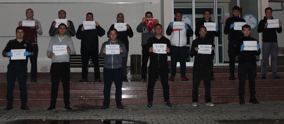 Bizler evlerimizde kalırken ailelerinden uzakta  kalarak görevini en iyi şekilde yapan  cezaevi personellerimizide unutmayalım. Bir alkış da onlara 👏👏👏 

Birlik ve beraberlik içerisinde bu günleri de atlatacağız. 
#AlkışlarCezaeviPersoneline