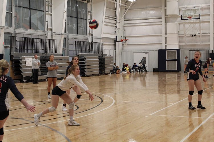 Although our season had to end early, we still have something to celebrate! 
Congratulations to our end of season award winners:
MVP: Danielle McMaster
Rookie of the Year: Paige Matey
Most Improved: Leanne Kintz
Most Positive Attitude: Macey Hanes
#rmuclubsports #letsgobobbymo