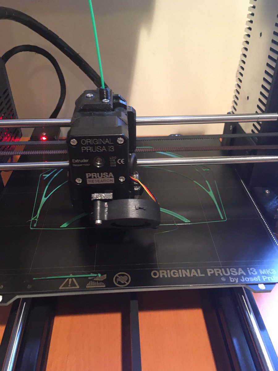 curiosity11770's tweet photo. These past few days, we have been 3D printing face shields and sewing cloth face masks, which we will share with healthcare workers throughout Los Angeles. We hope that our efforts will be able to help the community during these difficult times. #firstlikeagirl #morethanrobots https://t.co/1ND9LRUb0g