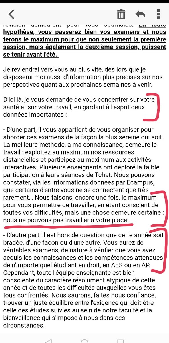 monalix804's tweet photo. Fac de socio vs fac de droit ; deux salles, deux ambiances. https://t.co/txstHSW1v4